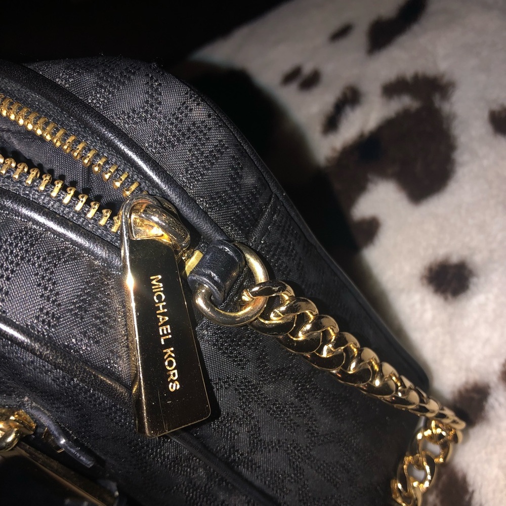 Michael kors handbag used in good condition